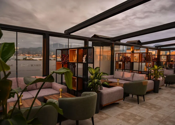 Hotel Monarch